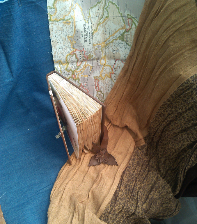 Блокнот в кожаной обложке