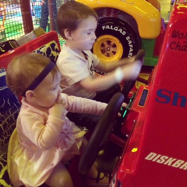 Фрунзе Фучика везет