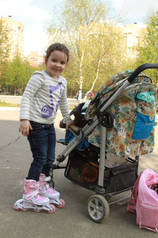 Софийка и ролики!