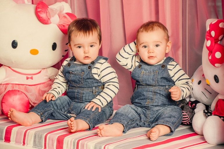 Двойняшки-очаровашки!