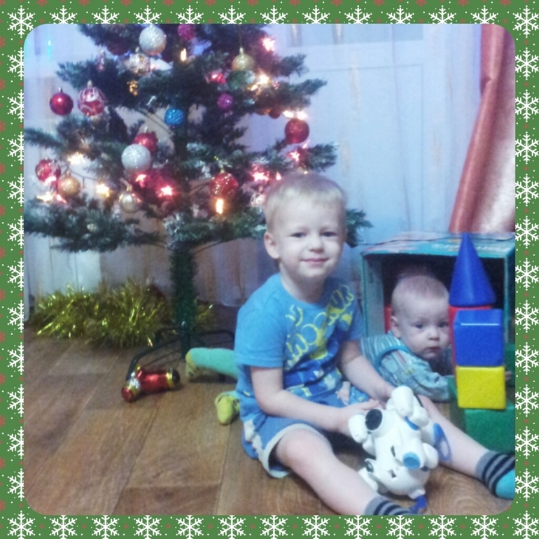 Мои сынули с разницей 2 года(только фото)