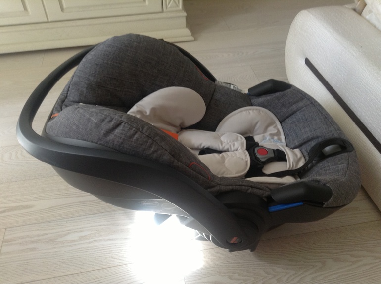 Продаю автокресло 0+ до 14 кг Stokke