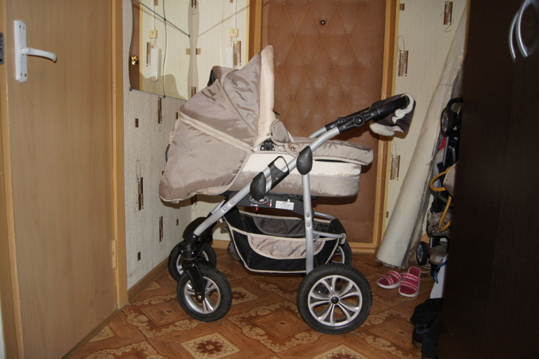 Продаю коляску 2в 1 Krasnal Coral 4500