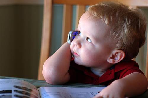 Мобильные телефоны для детей. Какой телефон лучше купить ребенку?