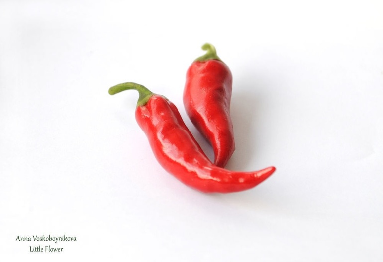 Брошь "Красный перчик"