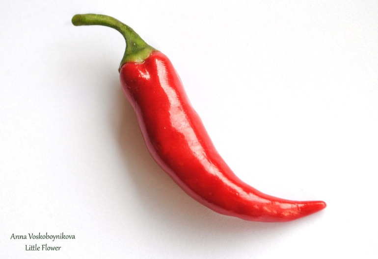 Брошь "Красный перчик"