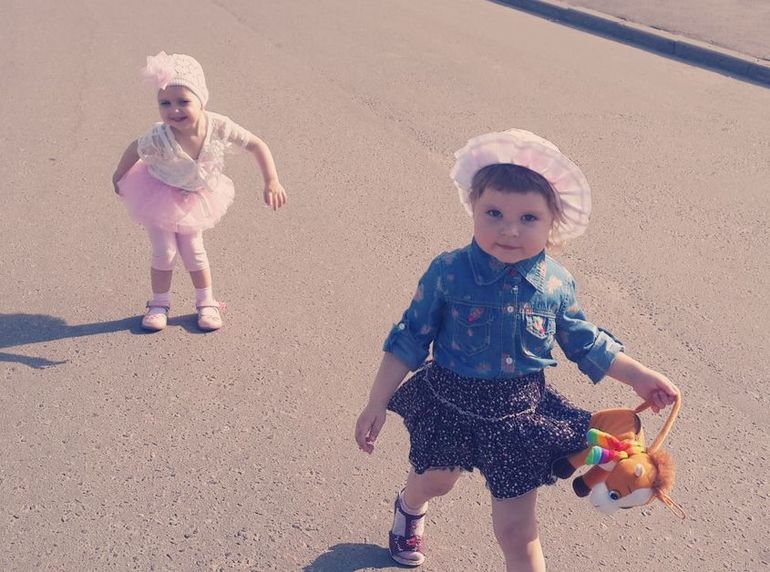 немного нас