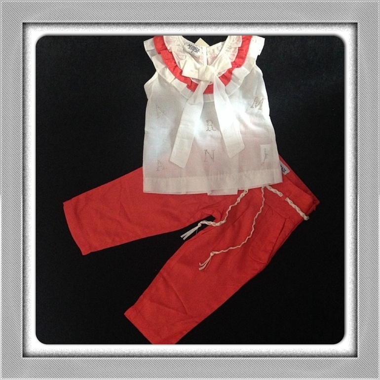 Летний костюмчик на девочку Armani! Размеры с 2-7 лет! Цена 1699!!!