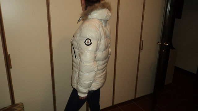 распродаю остатки курток MONCLER COLMAR 3500РУБ