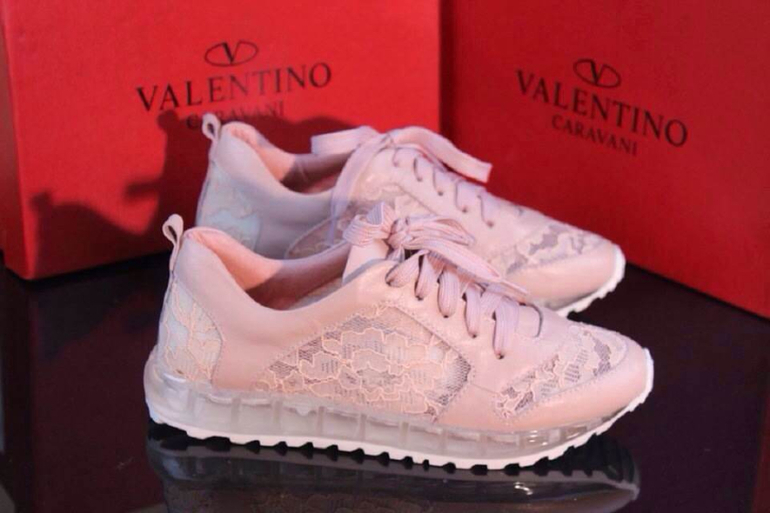 Кроссы Valentino