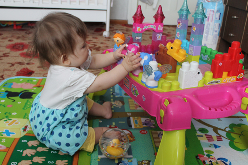 Обзор игрушек 0-6 мес.Очень много фото!