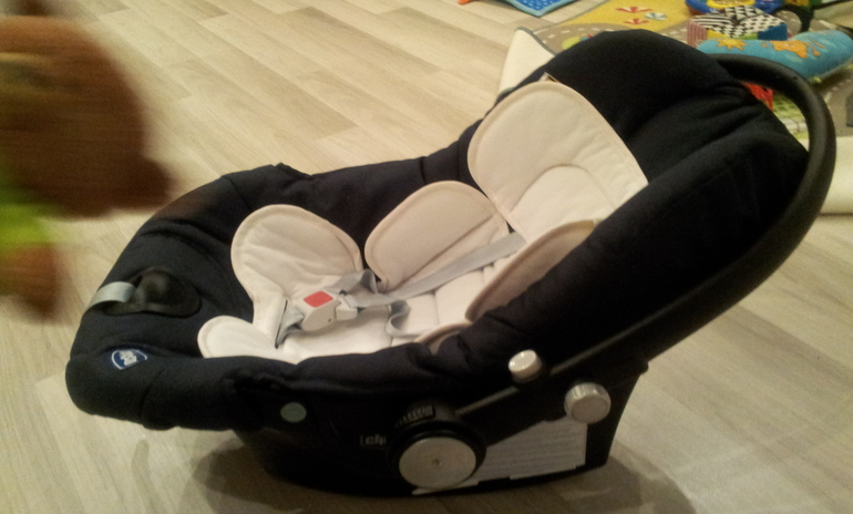 продам автолюльки Chicco Synthesis 0-13 кг