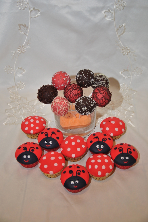 Капкейки и кейкпопсы