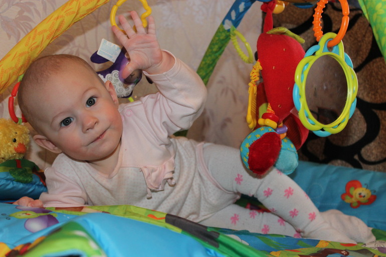 Ритуле 6 месяцев))Мы уже как полгода счастливые мама и папа))