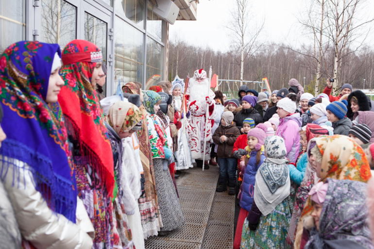 Давно хотела показать. Наши Рождественские гуляния в Воскрсной школе.