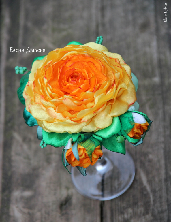 Повязка " Пион Янтарный " и шпильки