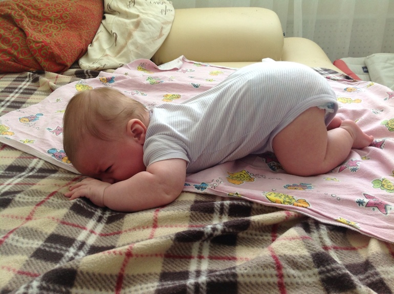 Ура! Сегодня знаменательная дата 4м и 6 дн. 1 переворот на живот!