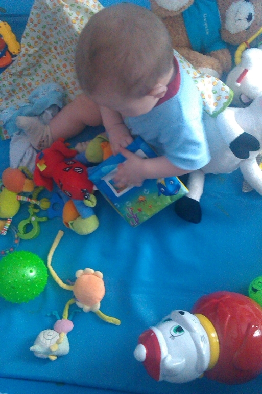 Нам 7,5. Время, ты летишь незаметно.