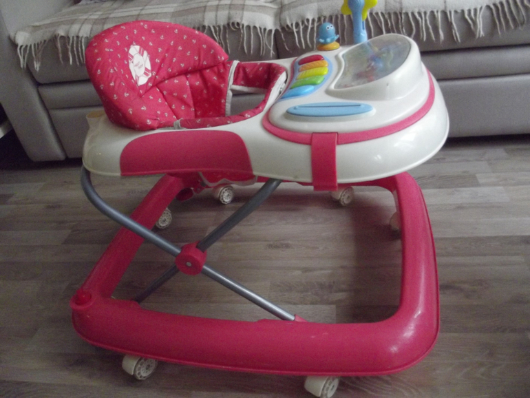 Продам Ходунки Happy baby 800 р.