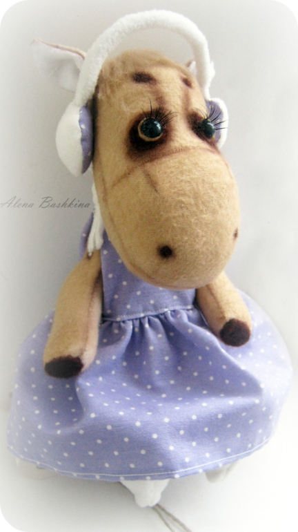 Грустная пони Лулу