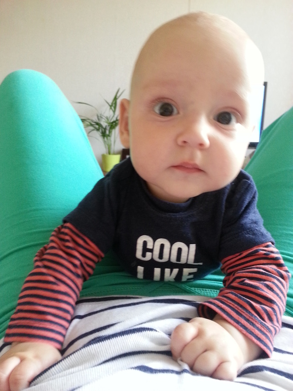 Эрик пополз