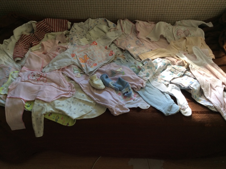 Продам одежду для детишек 0-3(4) месяца.