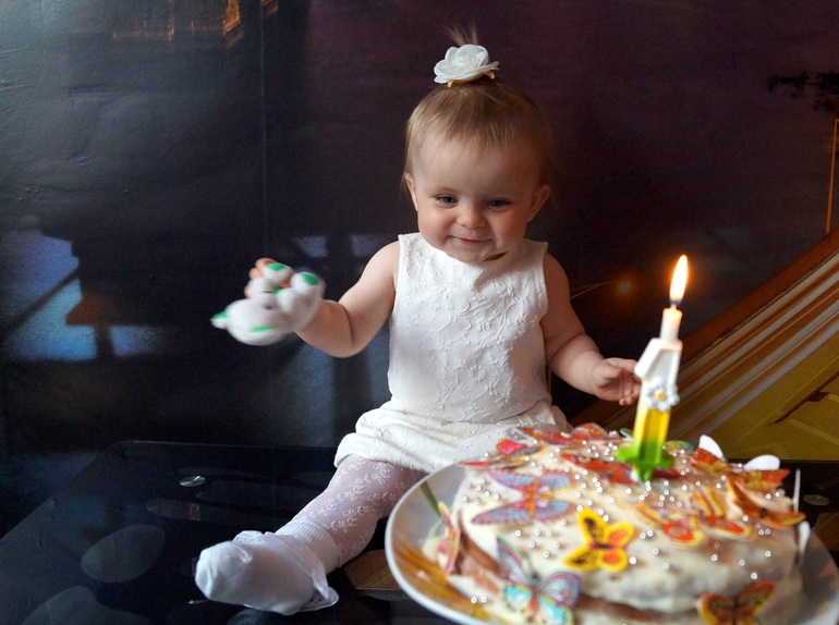 Чудесный день-Первый День Рождения!