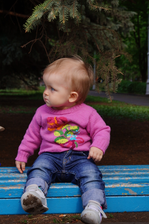 Ходят наши ножки,ходят по дорожке)))