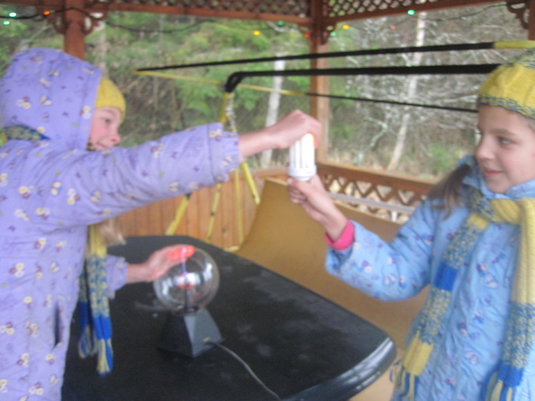 эсперементы по физике с Афами и не только!