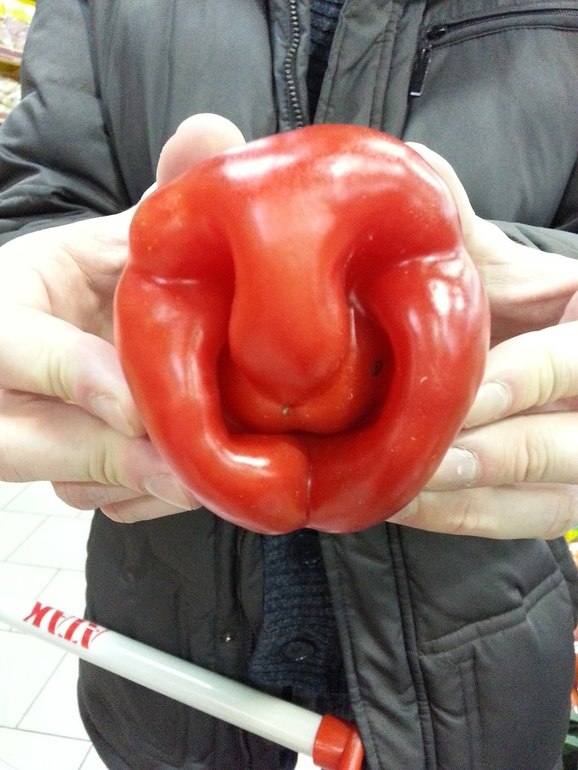 Накрутила циновкой.