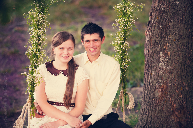 Здесь ЛЮБОВЬ...