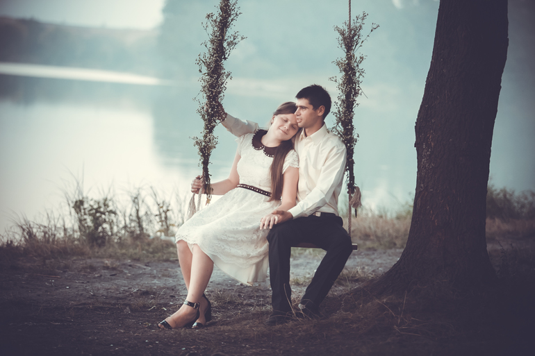 Здесь ЛЮБОВЬ...