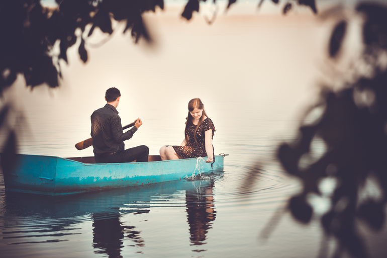 Здесь ЛЮБОВЬ...