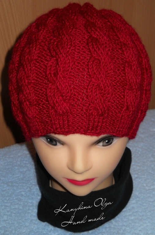 Шапочка с косами от Дропс