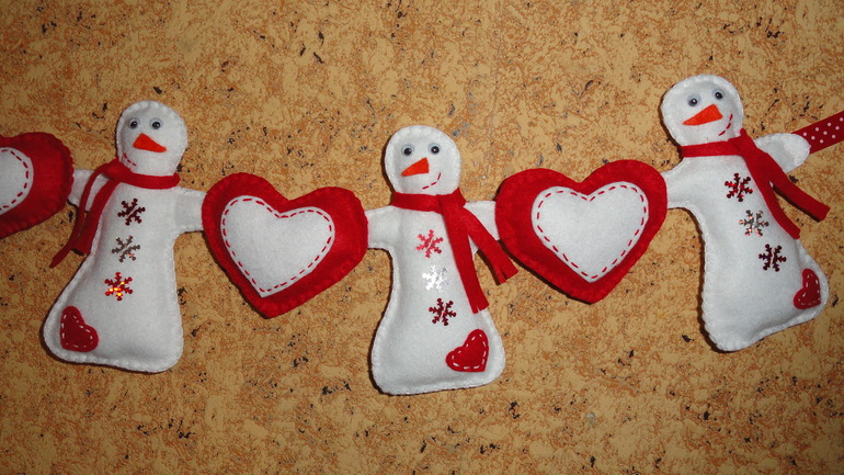 Новогодняя гирлянда из фетра