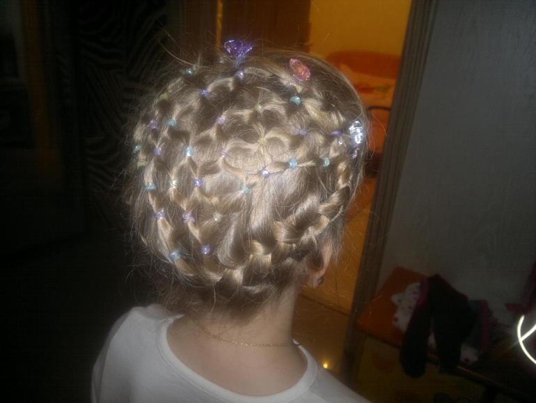 А я тут косичками балуюсь