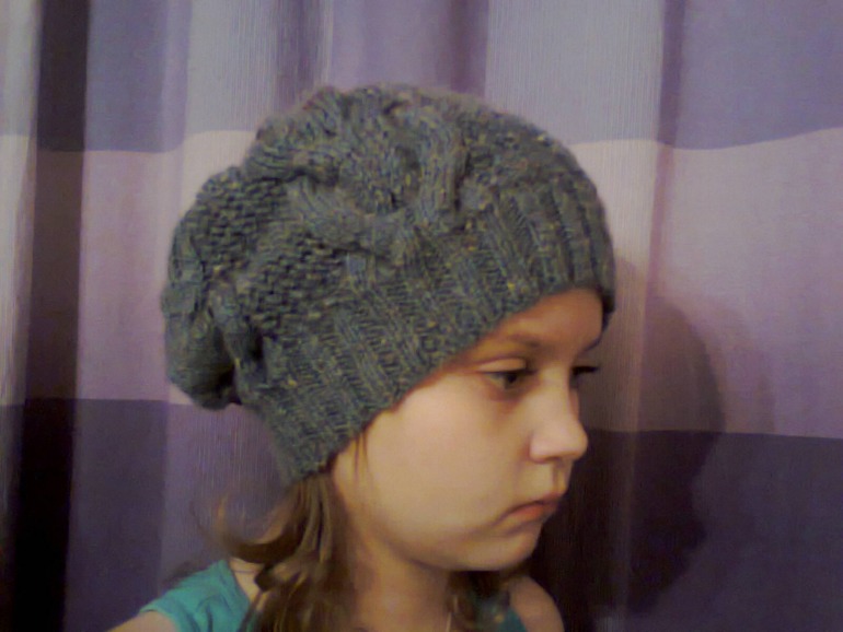 Шапка женская ручной работы продам или свяжу на заказ.