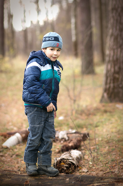 По лесным тропинкам...