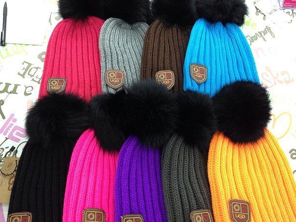 Продаю Шапки женские Ugg цена 1900р доставка по Москве!