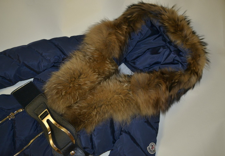Продаю Новый пуховик Moncler синий XS S Качество высокое! Доставка!