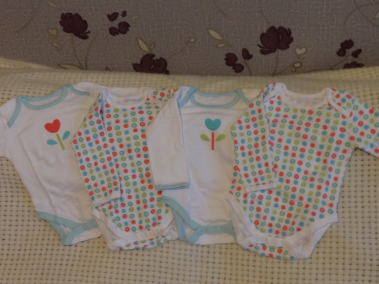 Кажется меня занесло... или первые вещички для малышки