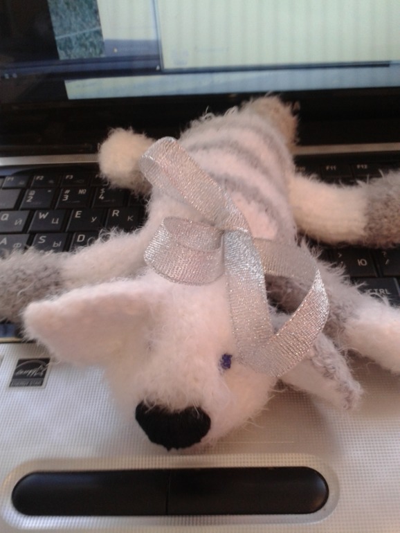 Вроде вязался КОТ, но похож на МЫШУ