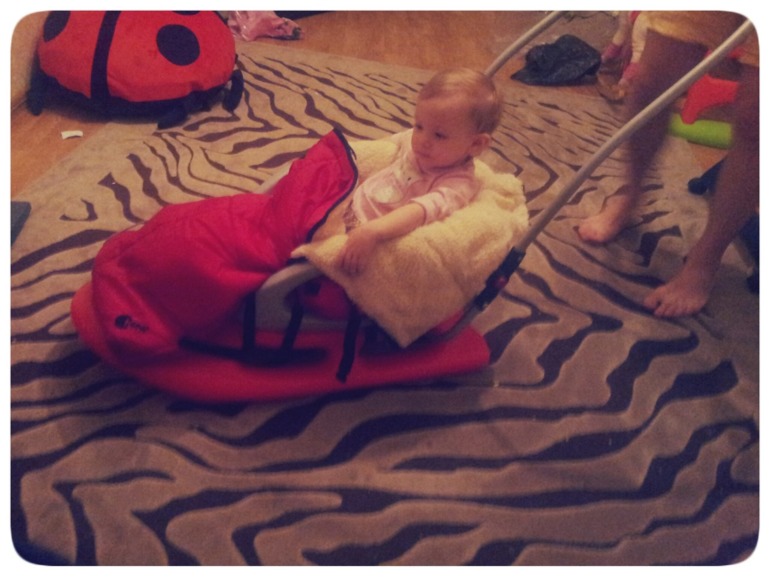 А мы купили санки!