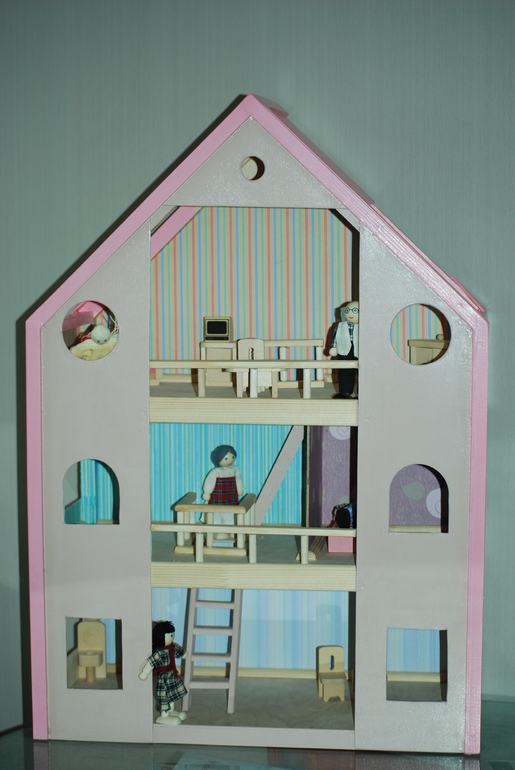 ПРИСТРАИВАЮ Деревянный кукольный домик !