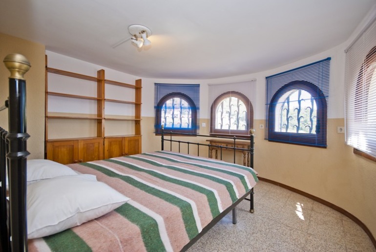 Вилла-замок на 18 человек на побережье Коста Брава, в LLORET DE MAR.