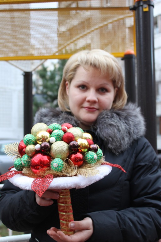 Большущий ручной и капля новогоднего!