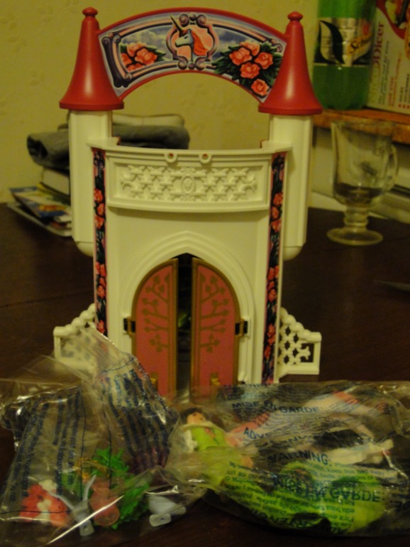 игрушки,развивающие игры ,машинки,наборы человечков.Москва