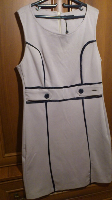 Разные платья.