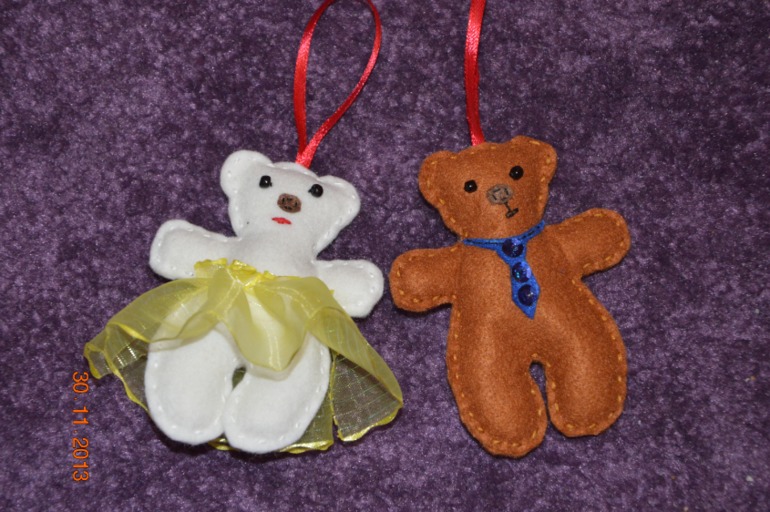 Новогодние игрушки из фетра. Первые пробы