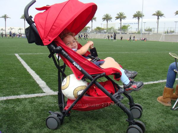 Коляска Априка.